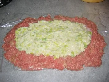 Rezept: Hackbraten mit cremiger Porreefüllung Bild Nr. 6 Hackbraten mit cremiger Porreefüllung - Rezept - Bild Nr. 6