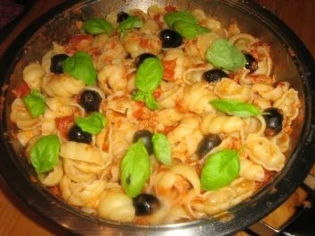 Rezept: Muschelnudeln mit Tunfisch-Tomaten-Soße Bild Nr. 5 Muschelnudeln mit Tunfisch-Tomaten-Soße - Rezept - Bild Nr. 5