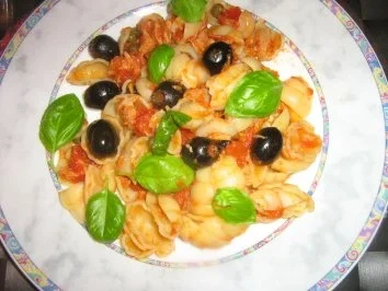 Rezept: Muschelnudeln mit Tunfisch-Tomaten-Soße Bild Nr. 6 Muschelnudeln mit Tunfisch-Tomaten-Soße - Rezept - Bild Nr. 6