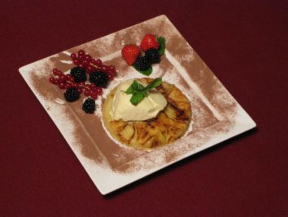 Apfelpfannkuchen mit Vanilleeis und Zimt - Rezept