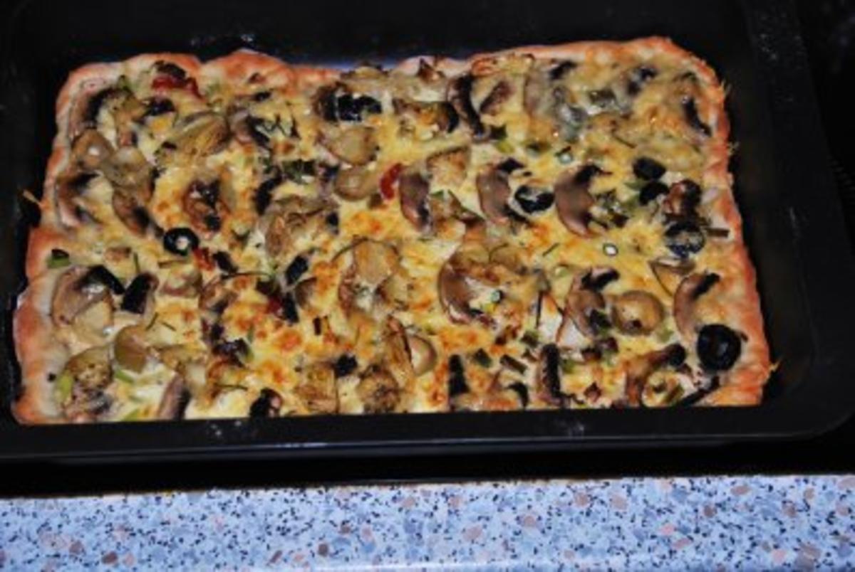 Veggi-Pizza...vegetarische Pizza ohne Tomatensoße - Rezept - Bild Nr. 5