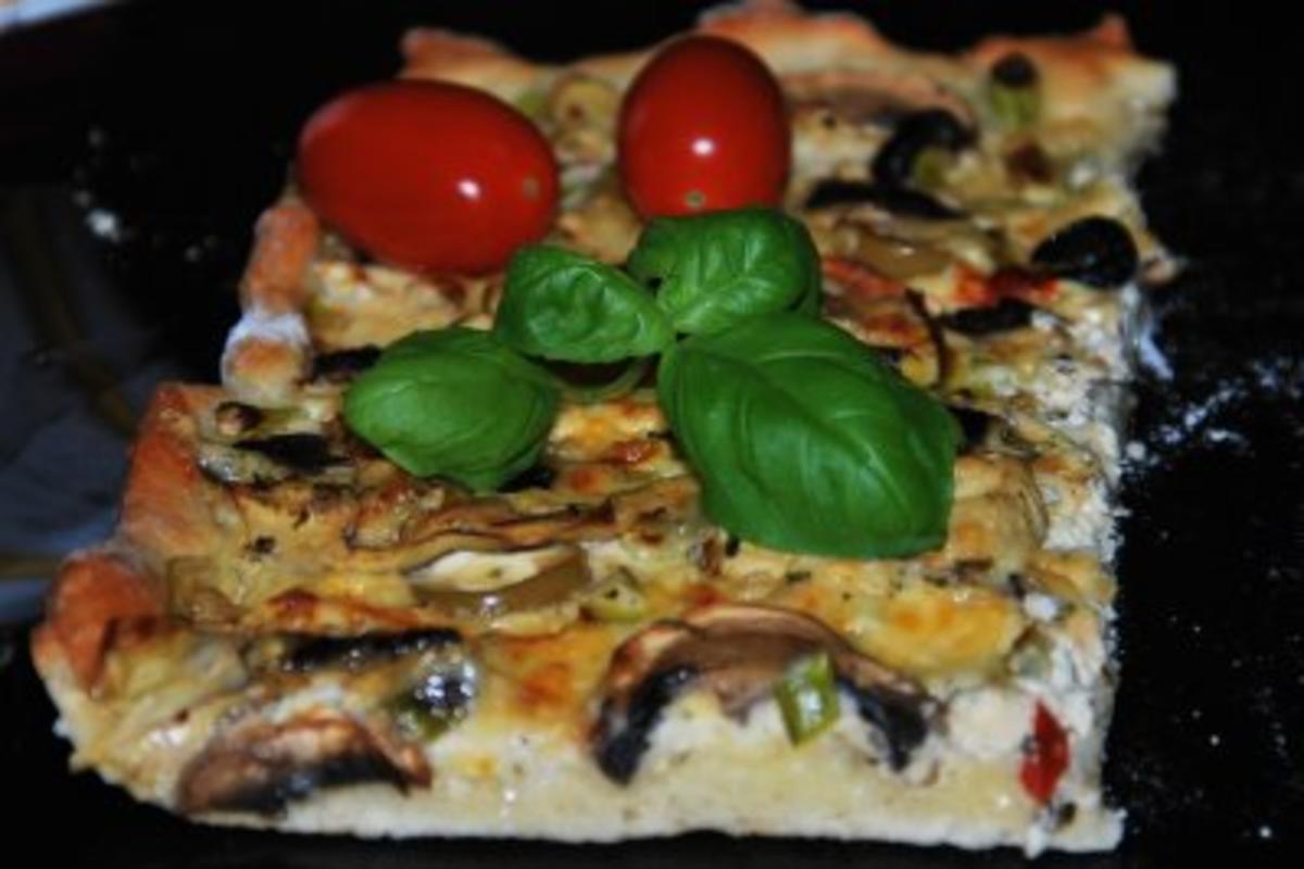 Veggi-Pizza...vegetarische Pizza ohne Tomatensoße - Rezept