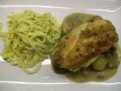 Coq au Riesling an Kräuterspätzle - Rezept