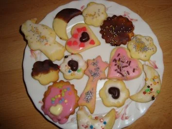 Rezept: Butterplätzchen Bild Nr. 3 Butterplätzchen - Rezept - Bild Nr. 3