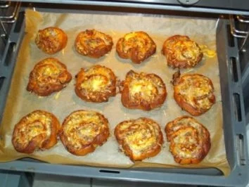 Rezept: Party-Hack-Schnecken Party-Hack-Schnecken - Rezept