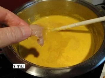 Kürbis-Currysuppe mit Huhn, Champignons und Datteln - Rezept - Bild Nr. 4