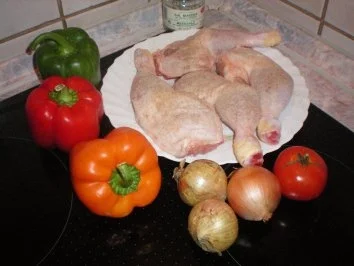 Thymian-Hähnchenkeulen mit Paprikagemüse - Rezept - Bild Nr. 2