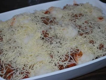 Rezept: Bolognese-Blumenkohl-Kartoffel-Auflauf Bild Nr. 3 Bolognese-Blumenkohl-Kartoffel-Auflauf - Rezept - Bild Nr. 3