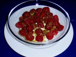 Rezept: Himbeeren auf Joghurt Bild Nr. 2 Himbeeren auf Joghurt - Rezept - Bild Nr. 2