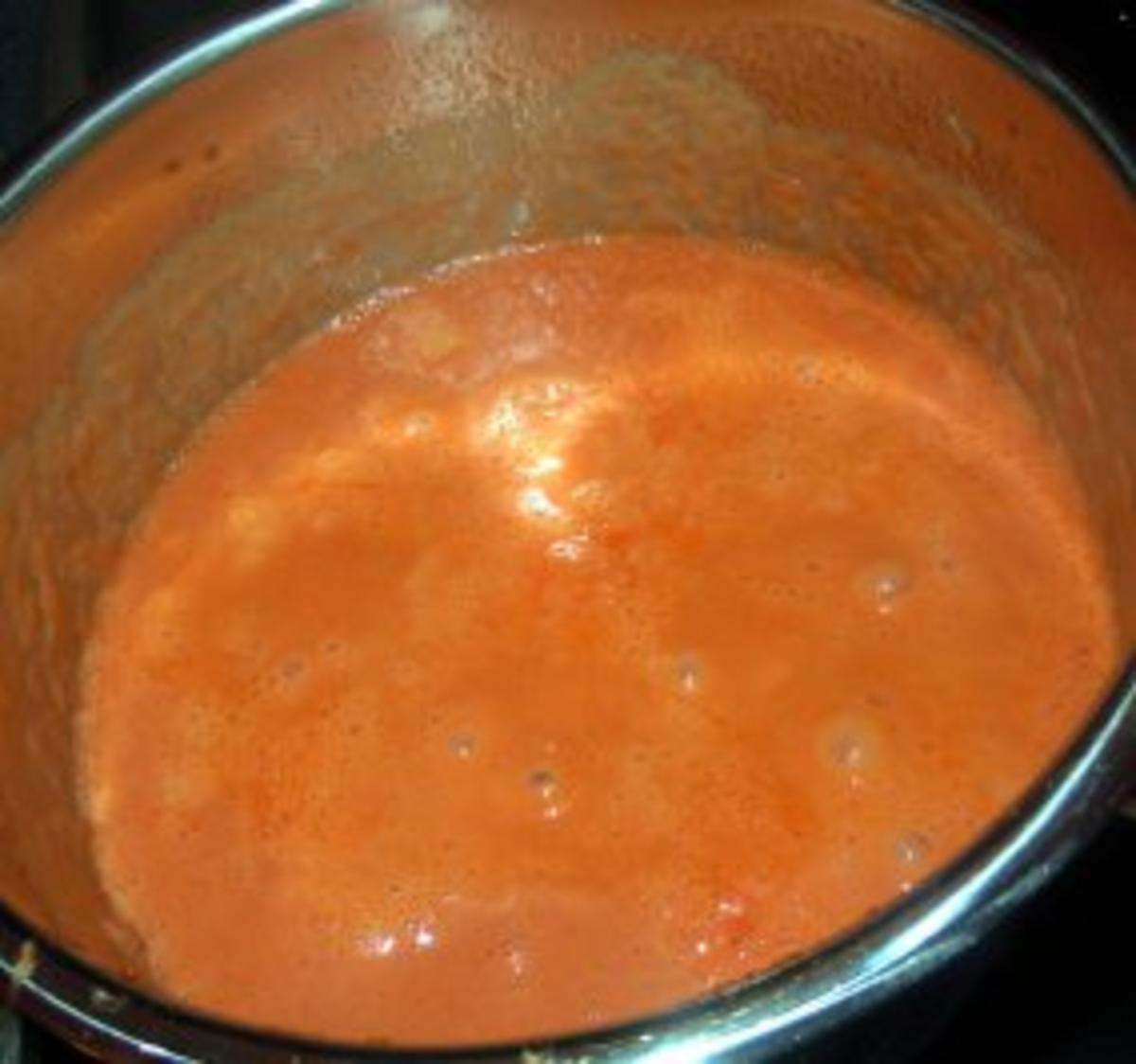Tomaten-Orangen-Sahne-Sauce mit Walnüssen und Gnocchi - Rezept - Bild Nr. 4