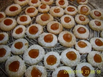 Weihnachtsbäckerei:: Engelsaugen ergibt ca. 30 Stück - Rezept - Bild Nr. 2