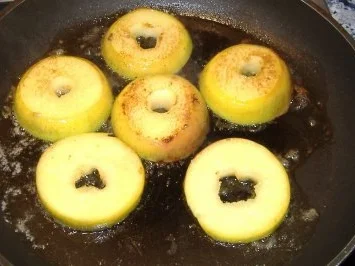 Rezept: Gemischte Blattsalate mit Ziegenkäse aus dem Backofen und gerösteten Mandeln Bild Nr. 4 Gemischte Blattsalate mit Ziegenkäse aus dem Backofen und gerösteten Mandeln - Rezept - Bild Nr. 4