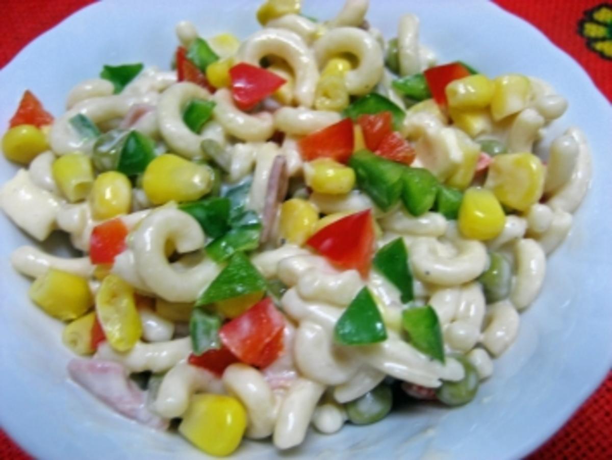 Bunter Nudelsalat - Rezept mit Bild - kochbar.de