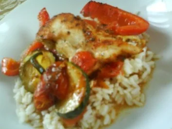 Rezept: Zarte Hühnchenbrust an Gemüsetrio Zarte Hühnchenbrust an Gemüsetrio - Rezept