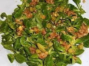 Feldsalat mit Speck - Sahne Sauce - Rezept