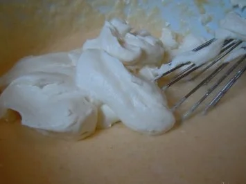 Khaki-Mousse mit Schokoladen-Whisky-Sauce - Rezept - Bild Nr. 5