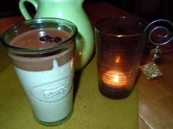 Khaki-Mousse mit Schokoladen-Whisky-Sauce - Rezept