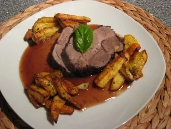 Wildschweinbraten mit Knusperkartoffeln - Rezept