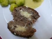 Frikadelle mit Camembert, Fleischklops, Fleischpflanzerl, Bremsklötz, gef. Rinderbulette - Rezept