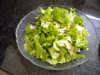 Gemüsereis mit Schweinsteakstreifen und Salat - Rezept - Bild Nr. 3