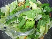 Frühlingssalat mit gerösteten Hanfnüssen und Hanfvinaigrette - Rezept