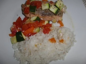 Rezept: Fisch : Lachs im feinen und frischen Gemüseauflauf Bild Nr. 6 Fisch : Lachs im feinen und frischen Gemüseauflauf - Rezept - Bild Nr. 6