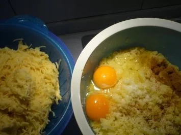 Rezept: Kartoffelklöße 1/2 und 1/2 Bild Nr. 3 Kartoffelklöße 1/2 und 1/2 - Rezept - Bild Nr. 3