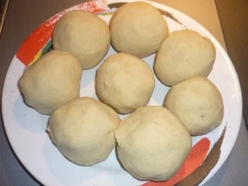 Rezept: Kartoffelklöße 1/2 und 1/2 Bild Nr. 6 Kartoffelklöße 1/2 und 1/2 - Rezept - Bild Nr. 6