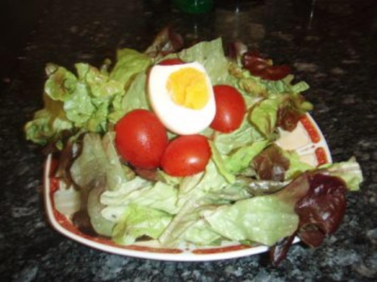 Kaninchenrollbraten mit Spätzle und Salat - Rezept - Bild Nr. 3