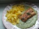 Lachs in Butter gebraten auf Dill-Sahne-Soße und Bandnundeln - Rezept