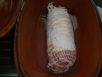 Rezept: Putenrollbraten aus dem Römertopf mit Bild Bild Nr. 3 Putenrollbraten aus dem Römertopf mit Bild - Rezept - Bild Nr. 3