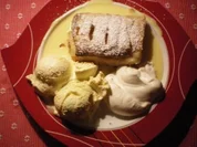 Apfelstrudel mit Vanillesoße - Rezept