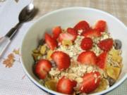 Hanfmüsli mit frischen Erdbeeren - Rezept