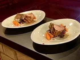 Rezept: Spanferkelkarree mit blauen Kartoffeln und Ingwer-Karotten Spanferkelkarree mit blauen Kartoffeln und Ingwer-Karotten - Rezept