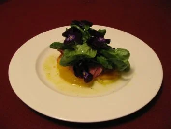 Karamellisierte Kürbisspalten mit Orangen und geräucherter Entenbrust - Rezept