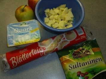Rezept: Kuchen+Torten: Blätterteig gefüllt mit Quark, Äpfel und Rosinen Bild Nr. 2 Kuchen+Torten: Blätterteig gefüllt mit Quark, Äpfel und Rosinen - Rezept - Bild Nr. 2