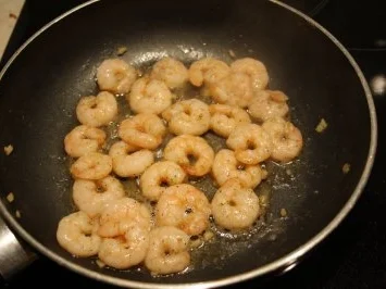 Garnelen an Frischkäse-Joghurt-Dip und Tomate - Rezept - Bild Nr. 5