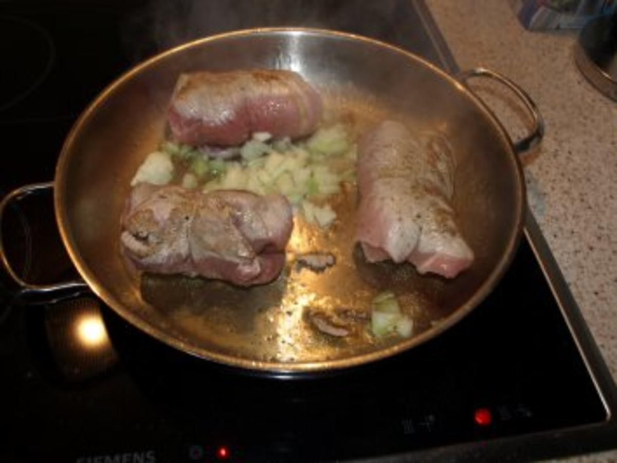 Schweinerouladen gefüllt - Rezept mit Bild - kochbar.de