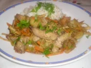 WOK - Süßsaures Wintergemüse mit Walnüssen und Putenstreifen - Rezept