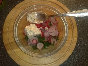 Brotaufstrich aus Quark und Radieschen / Keine STERNEN vergeben bitte!!! - Rezept - Bild Nr. 4