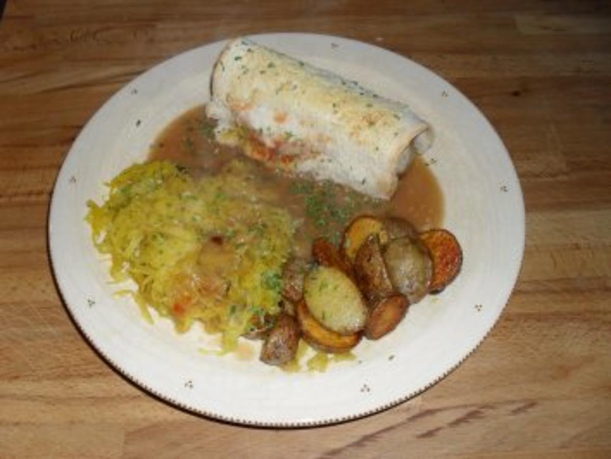 Bilder für Bratwurstrouladen ... mit Currykraut - Rezept