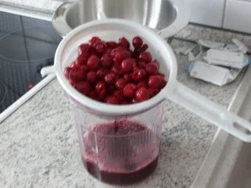 Kirsch ~ Sahne ~ Torte - Rezept - Bild Nr. 3