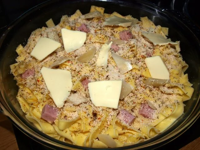 Nudelauflauf mit Schinken          		(Tagliatelle al forno) - Rezept - Bild Nr. 3