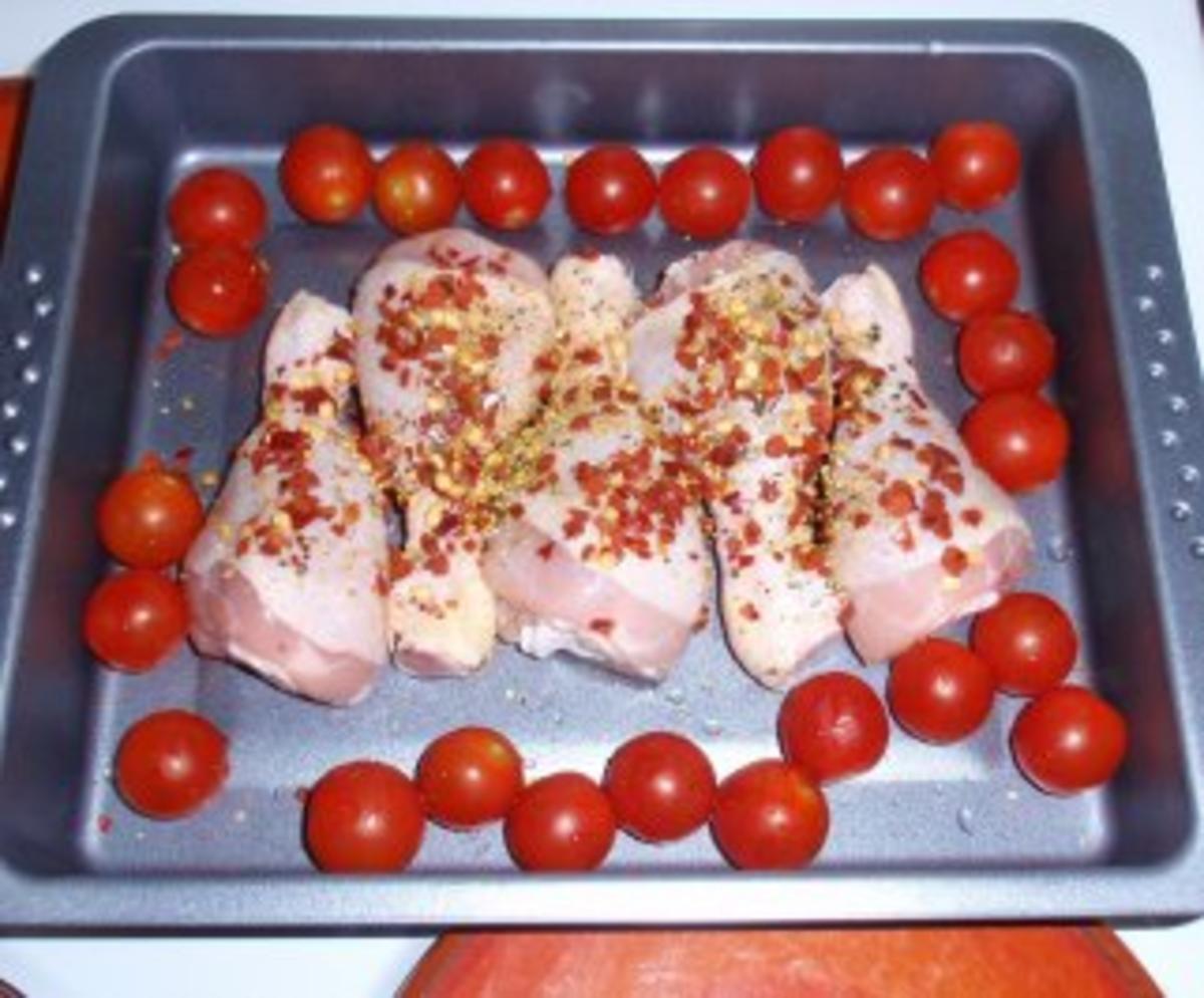 Hähnchenschenkel mit Ofengemüse und Grilltomaten - Rezept - Bild Nr. 4
