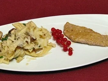 Scaloppine al Marsala mit hausgemachten Bandnudeln und Steinpilzen - Rezept