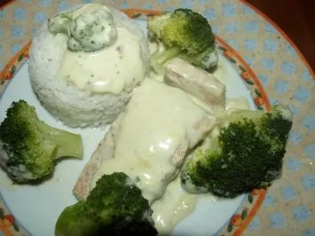 Lachspfanne mit Käse-Sahne-Soße - Rezept