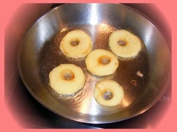Rezept: Gebratene Blutwurst auf Apfelscheiben Bild Nr. 6 Gebratene Blutwurst auf Apfelscheiben - Rezept - Bild Nr. 6
