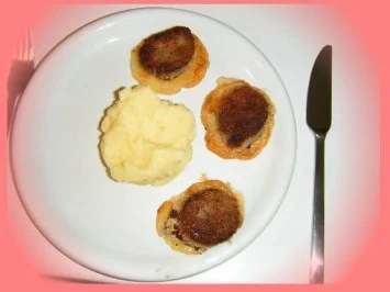 Rezept: Gebratene Blutwurst auf Apfelscheiben Gebratene Blutwurst auf Apfelscheiben - Rezept