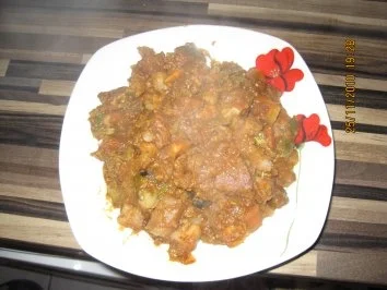 Rindsragout mit Schmorgemüse - Rezept