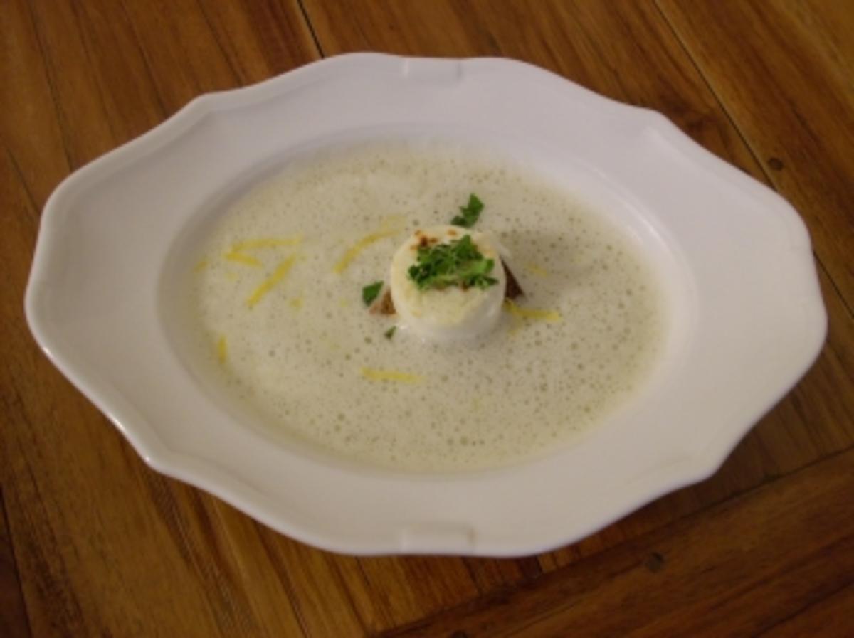 Bilder für Zitronen-Knoblauch-Suppe mit geröstetem Ziegenkäsebrot - Rezept